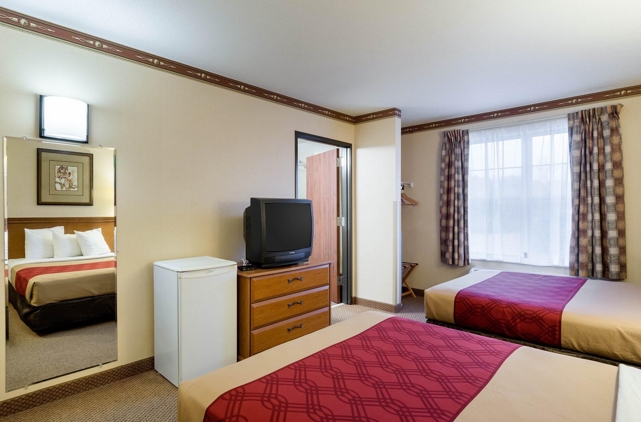 Econo Lodge Hadley Near University Exterior foto