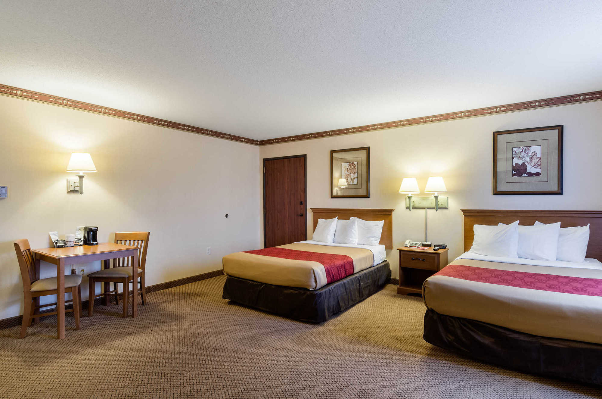 Econo Lodge Hadley Near University Quarto foto